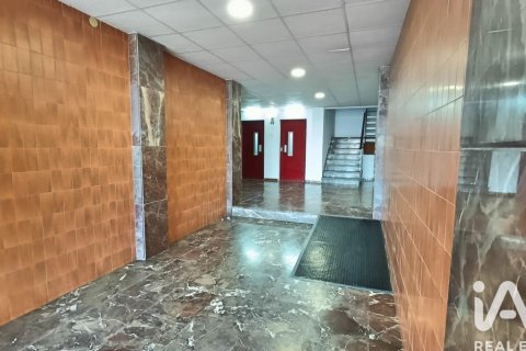 4 bedrooms apartment for sale in Vilanova i la Geltru, Barcelona, Catalonia, Spain № 7423 - photo 2