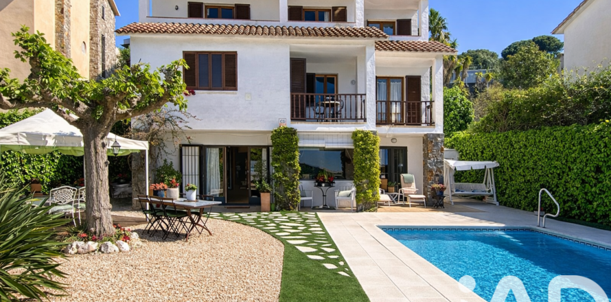 Сasa de 6 dormitorios en venta en Vilassar de Dalt, Barcelona, Cataluña, Spain № 7421