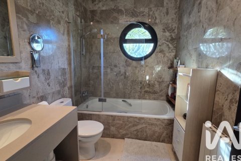 4 bedrooms apartment for sale in Calafell, Tarragona, Catalonia, Spain № 7420 - photo 17