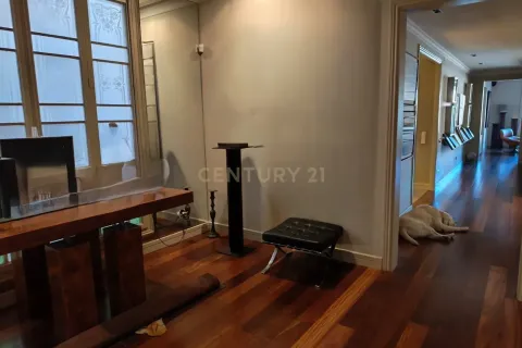 Apartamento de 5 dormitorios en venta en Barcelona, Cataluña, Spain № 6868 - foto 2