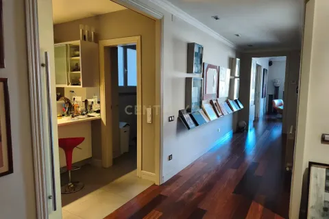 Apartamento de 5 dormitorios en venta en Barcelona, Cataluña, Spain № 6868 - foto 7