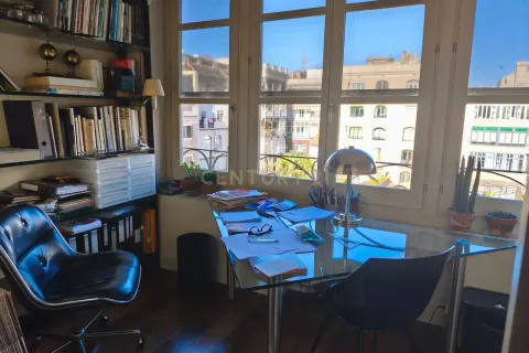Apartamento de 5 dormitorios en venta en Barcelona, Cataluña, Spain № 6868 - foto 19