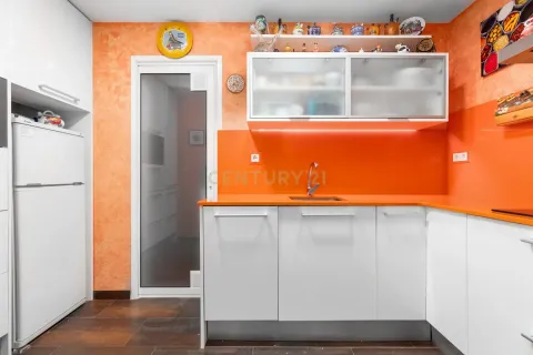 Apartamento de 4 dormitorios en venta en Barcelona, Cataluña, Spain № 6867 - foto 10