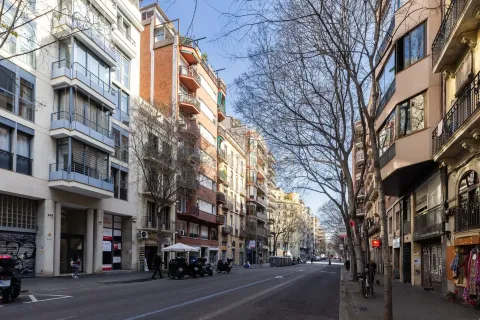 Apartamento de 4 dormitorios en venta en Barcelona, Cataluña, Spain № 6867 - foto 25