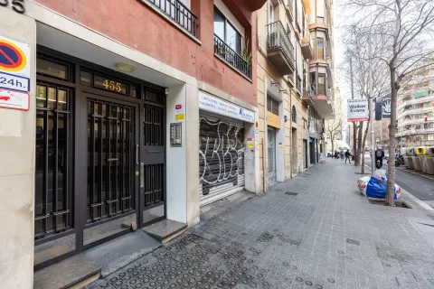Apartamento de 4 dormitorios en venta en Barcelona, Cataluña, Spain № 6867 - foto 24