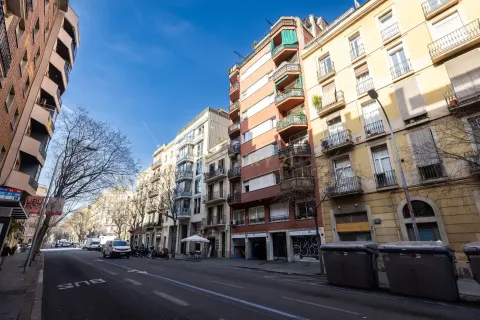 Apartamento de 4 dormitorios en venta en Barcelona, Cataluña, Spain № 6867 - foto 27