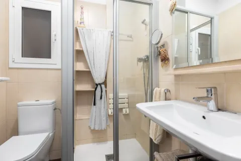 Apartamento de 4 dormitorios en venta en Barcelona, Cataluña, Spain № 6867 - foto 16