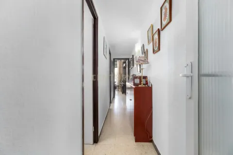 Apartamento de 4 dormitorios en venta en Barcelona, Cataluña, Spain № 6867 - foto 6