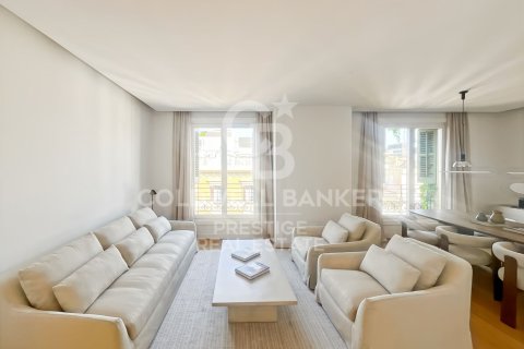 2 bedrooms apartment for sale in Barcelona, Catalonia, Spain № 5974 - photo 4
