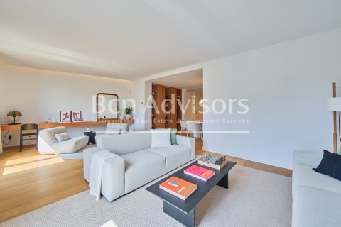 Apartamento de 3 dormitorios en venta en Barcelona, Cataluña, Spain № 2854 - foto 13
