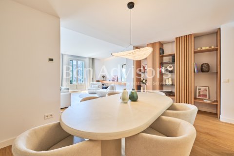 Apartamento de 3 dormitorios en venta en Barcelona, Cataluña, Spain № 2854 - foto 15