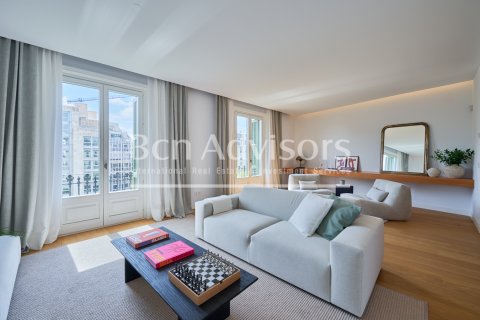 Apartamento de 3 dormitorios en venta en Barcelona, Cataluña, Spain № 2854 - foto 10