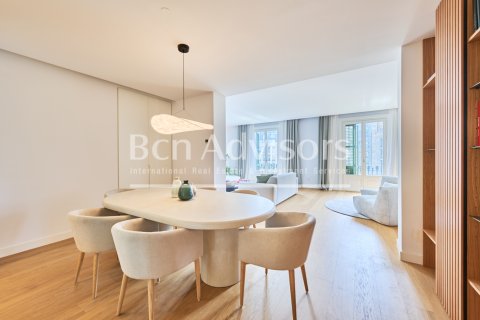 Apartamento de 3 dormitorios en venta en Barcelona, Cataluña, Spain № 2854 - foto 16