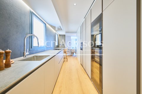 Apartamento de 3 dormitorios en venta en Barcelona, Cataluña, Spain № 2854 - foto 21