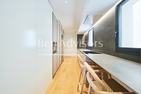 Apartamento de 3 dormitorios en venta en Barcelona, Cataluña, Spain № 2854 - foto 19