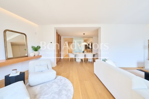 Apartamento de 3 dormitorios en venta en Barcelona, Cataluña, Spain № 2854 - foto 14
