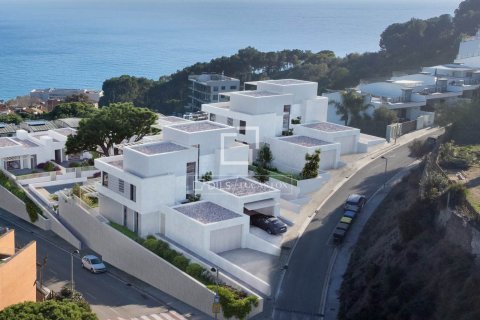 Villa de 4 dormitorios en venta en Caldes d'Estrac, Barcelona, Cataluña, Spain № 4176 - foto 18