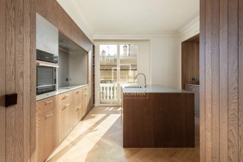 4 chambres apartment à vendre à Barcelona, Catalonia, Spain № 3725 - photo 11