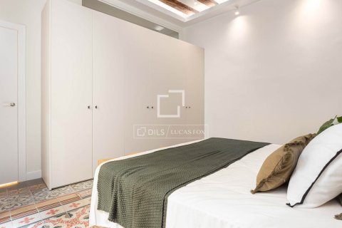Apartamento de 3 dormitorios en venta en Barcelona, Cataluña, Spain № 3729 - foto 23