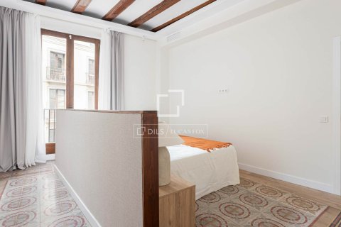 Apartamento de 3 dormitorios en venta en Barcelona, Cataluña, Spain № 3729 - foto 20