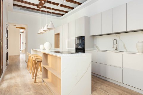 Apartamento de 3 dormitorios en venta en Barcelona, Cataluña, Spain № 3729 - foto 11