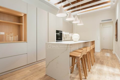 Apartamento de 3 dormitorios en venta en Barcelona, Cataluña, Spain № 3729 - foto 10