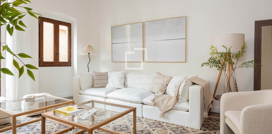 Apartamento de 3 dormitorios en venta en Barcelona, Cataluña, Spain № 3729