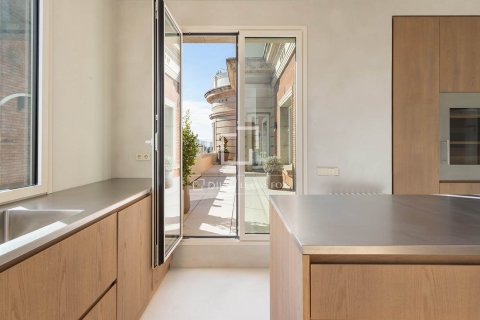 4 chambres penthouse à vendre à Barcelona, Catalonia, Spain № 3726 - photo 13