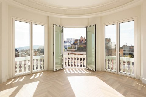 4 chambres penthouse à vendre à Barcelona, Catalonia, Spain № 3726 - photo 4