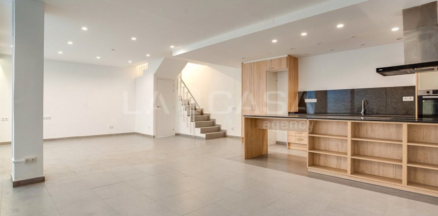 Коммерческая недвижимость 156м² в Эшампле, Барселона, Каталония, Испания № 2067