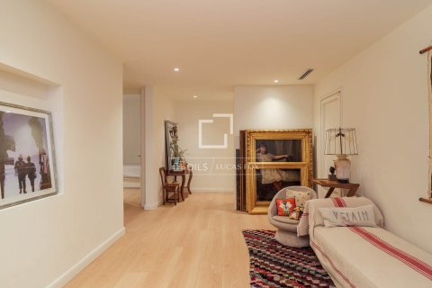 Apartamento de 4 dormitorios en venta en Barcelona, Cataluña, Spain № 6832 - foto 8