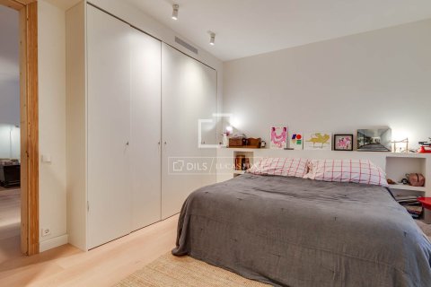 Apartamento de 4 dormitorios en venta en Barcelona, Cataluña, Spain № 6832 - foto 20
