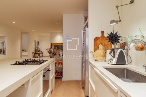 Apartamento de 4 dormitorios en venta en Barcelona, Cataluña, Spain № 6832 - foto 14