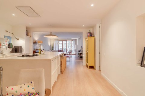 Apartamento de 4 dormitorios en venta en Barcelona, Cataluña, Spain № 6832 - foto 12