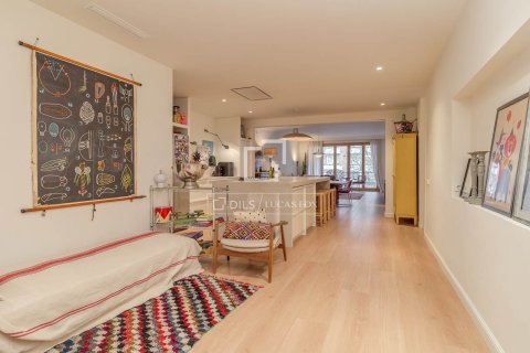 Apartamento de 4 dormitorios en venta en Barcelona, Cataluña, Spain № 6832 - foto 9