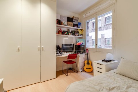 Apartamento de 4 dormitorios en venta en Barcelona, Cataluña, Spain № 6832 - foto 26