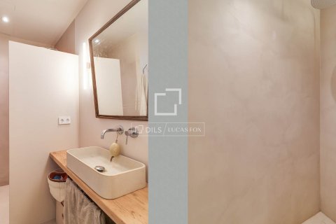 Apartamento de 4 dormitorios en venta en Barcelona, Cataluña, Spain № 6832 - foto 24