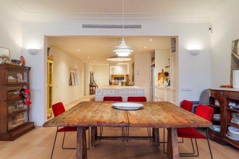 Apartamento de 4 dormitorios en venta en Barcelona, Cataluña, Spain № 6832 - foto 18