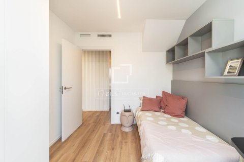 Ático de 3 dormitorios en venta en Sant Boi de Llobregat, Barcelona, Cataluña, Spain № 6837 - foto 13