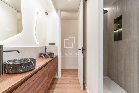 3 chambres apartment à vendre à Barcelona, Catalonia, Spain № 6833 - photo 4