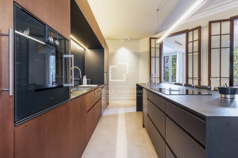 Купить квартиру в Барселона, Испания с 3 спальни, 189м², № 6567 - фото 11