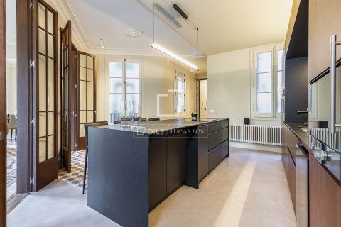 Купить квартиру в Барселона, Испания с 3 спальни, 189м², № 6567 - фото 12