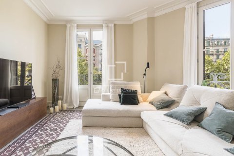 Купить квартиру в Барселона, Испания с 3 спальни, 189м², № 6567 - фото 17