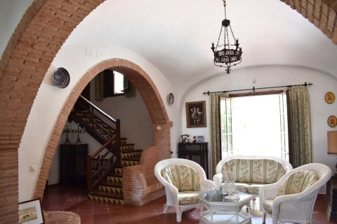 6 bedrooms house for sale in Castelldefels, Barcelona, Catalonia, Spain № 6572 - photo 16