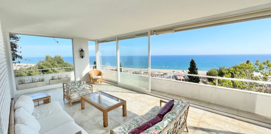 7 bedrooms house for sale in Castelldefels, Barcelona, Catalonia, Spain № 6571