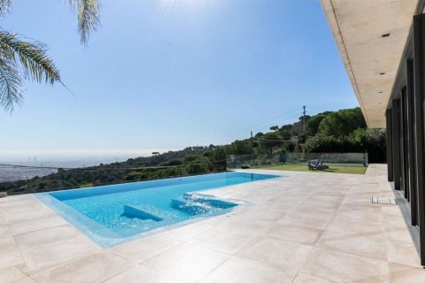 Купить дом в Кастельдефельс, Испания с 9 комнат, № 6570 - фото 6