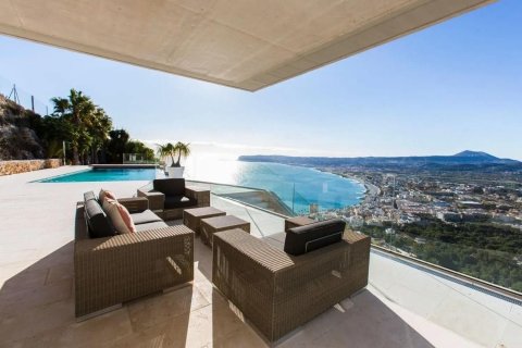 Купить дом в Кастельдефельс, Испания с 9 комнат, № 6570 - фото 5