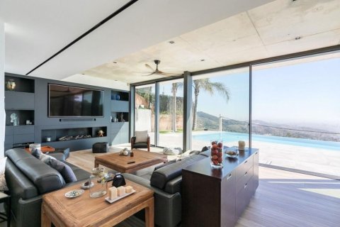 Купить дом в Кастельдефельс, Испания с 9 комнат, № 6570 - фото 13