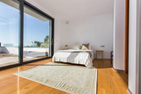 Купить дом в Кастельдефельс, Испания с 9 комнат, № 6570 - фото 9