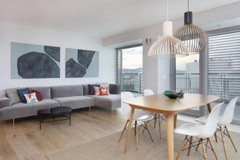 Apartamento de 3 dormitorios en venta en Barcelona, Cataluña, Spain № 1185 - foto 2